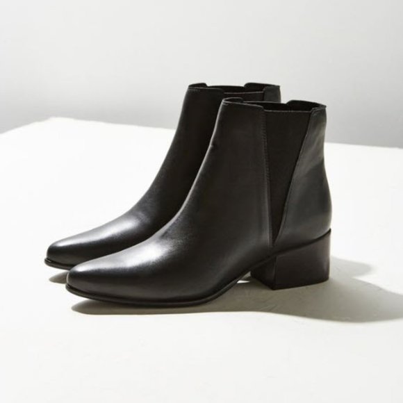 Urban Outfitters Shoes - [URBAN OUTFITTERS] Pola Leather Chelsea Boot